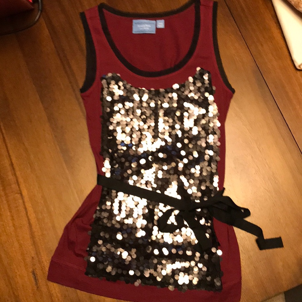 ☃️ 4/$20 Simply Vera Vera Wang Sequin Tank
